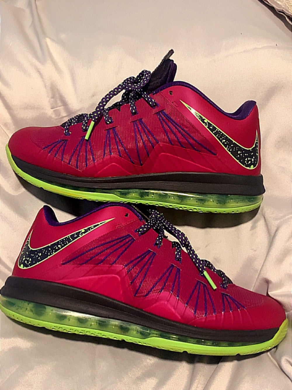 Nike LeBron X Low Solar Red Volt Purple Men’s Size 10 579765-601 EUC